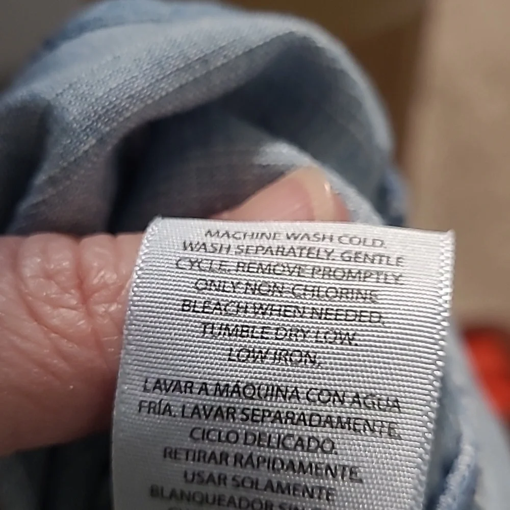 NWT Time and Tru Light Blue Chambray Blouse with Square Neck size XL (16-18) - Picture 8 of 8